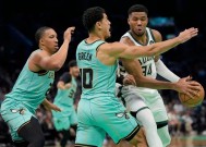 开云-雄鹿队核心受伤，队友联手助球队赢得比赛(雄鹿队核心受伤,队友联手助球队赢得比赛怎么办)